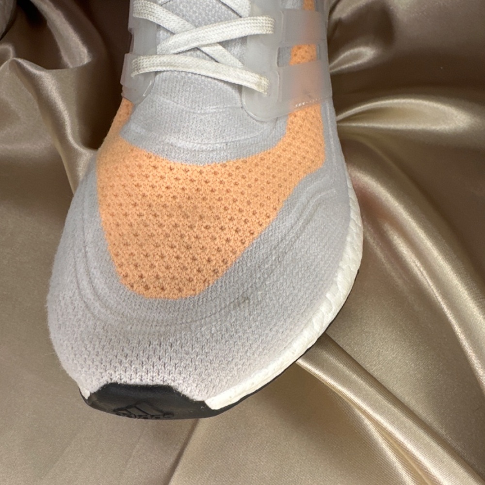 Women’s Adidas Ultraboost Running Shoes - Picture 4 of 4